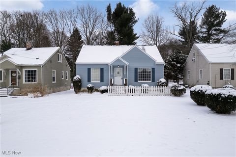 Photo of 1575 Idlewood Avenue, Akron, OH 44313 (MLS # 5178801)
