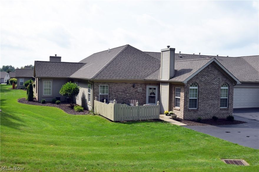 Ranch Condo  with 2 bedrooms and 2 full bathrooms. Large great room with vaulted ceiling and gas fireplace. Kitchen has stainless steel appliances and ceramic floor. Master suite has walk in closet and recently updated bathroom. Condo is an end unit which provides privacy. Club house and pool are available.