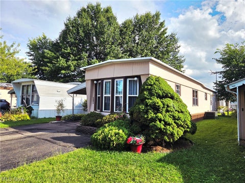 Tiny photo for 105 Virginia Avenue, Elyria, OH 44035 (MLS # 5242898)