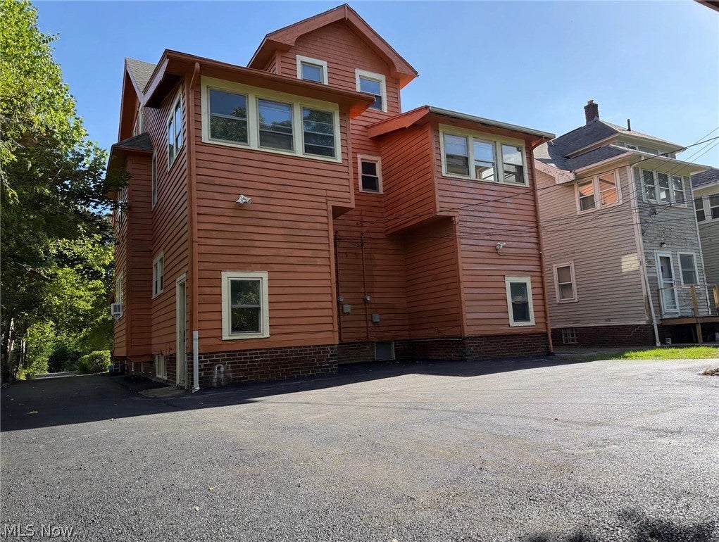 2580 Colchester Road
