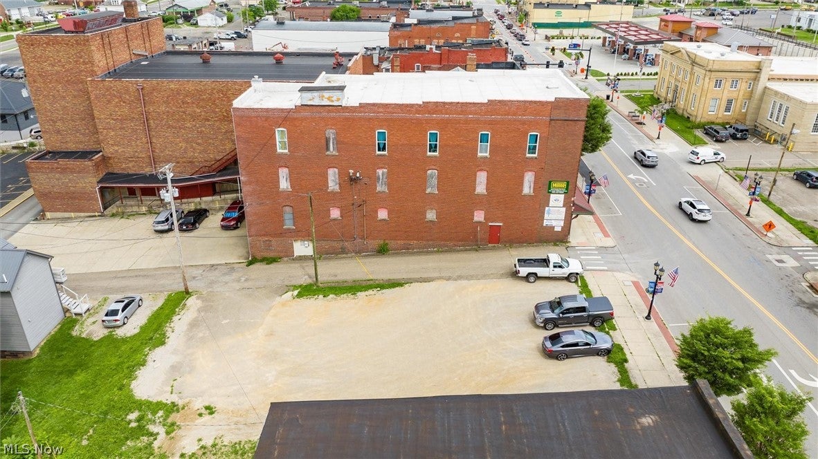 927 Wheeling Avenue 305-310