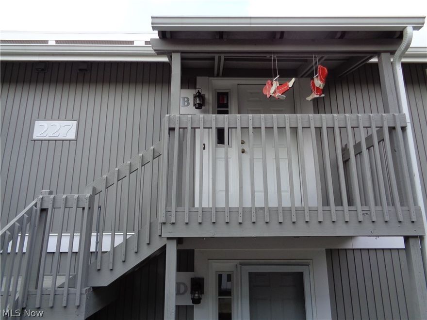Welcome second floor 2 bedroom and 2 bath, screened porch with water view. Newer paint, furnace, hot water tank. Cathedral ceiling in great room, gas fireplace. Appliances in kitchen, breakfast bar. One Year America's Preferred Home Warranty.