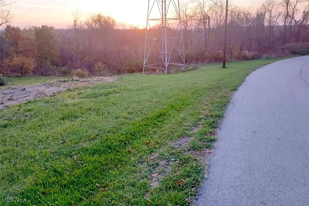 Dorian Heights - Land