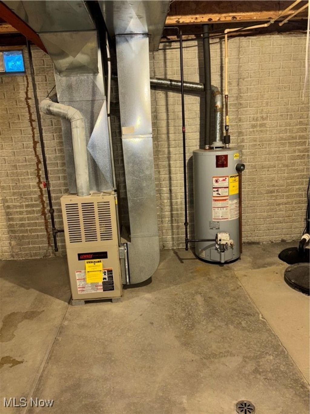 Photo of 905 Hawthorne Street, Youngstown, OH 44502 (MLS # 5180357)