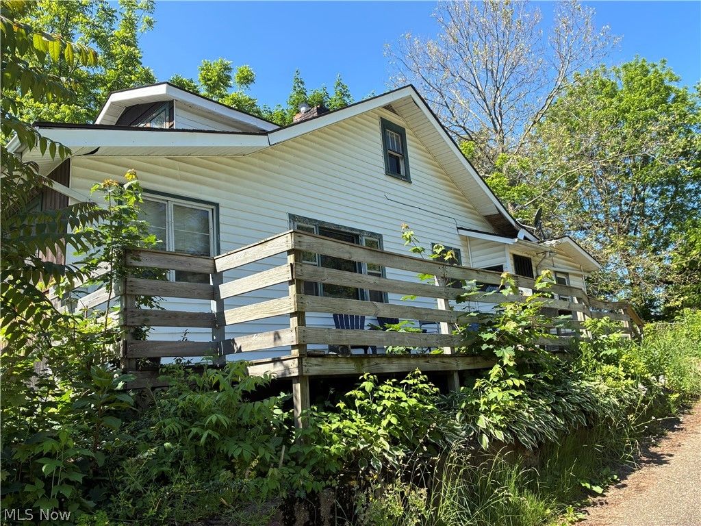 Photo of 1021 Lakeview Avenue NW, Canton, OH 44708 (MLS # 5215003)