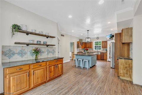 Tiny photo for 33932 Roberts Road, Eastlake, OH 44095 (MLS # 5209163)