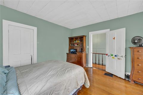 Tiny photo for 33932 Roberts Road, Eastlake, OH 44095 (MLS # 5209163)