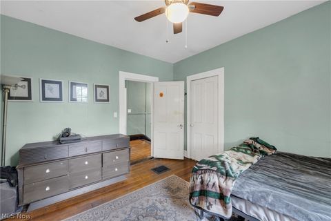 Tiny photo for 33932 Roberts Road, Eastlake, OH 44095 (MLS # 5209163)