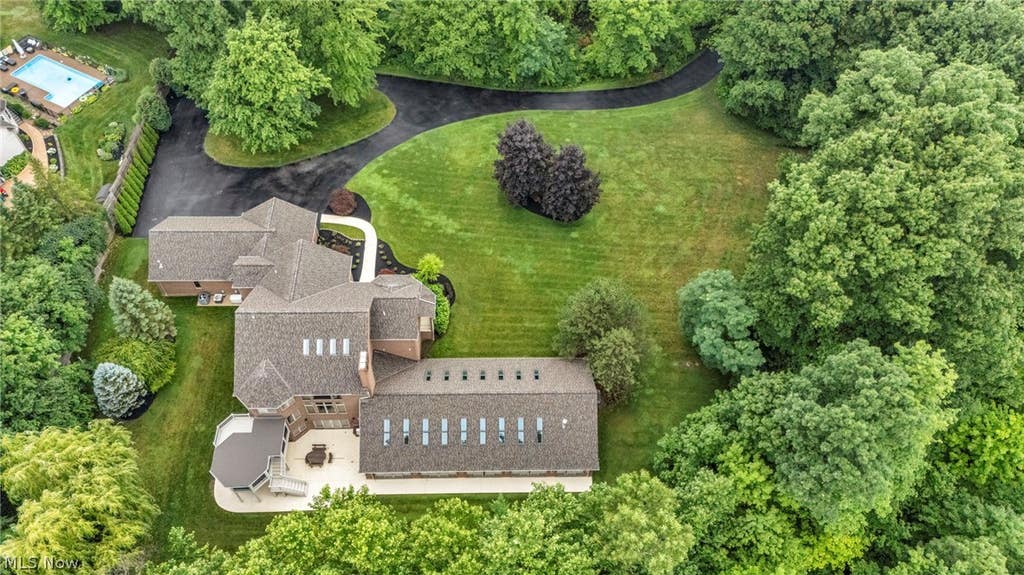 Photo of 7282 Pinehill Road, Concord Township, OH 44077 (MLS # 5223391)