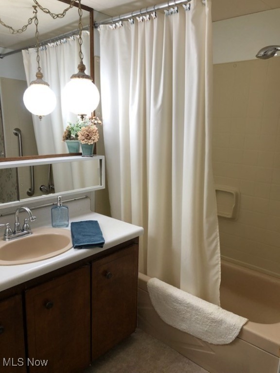 Colonial Villa - Residential