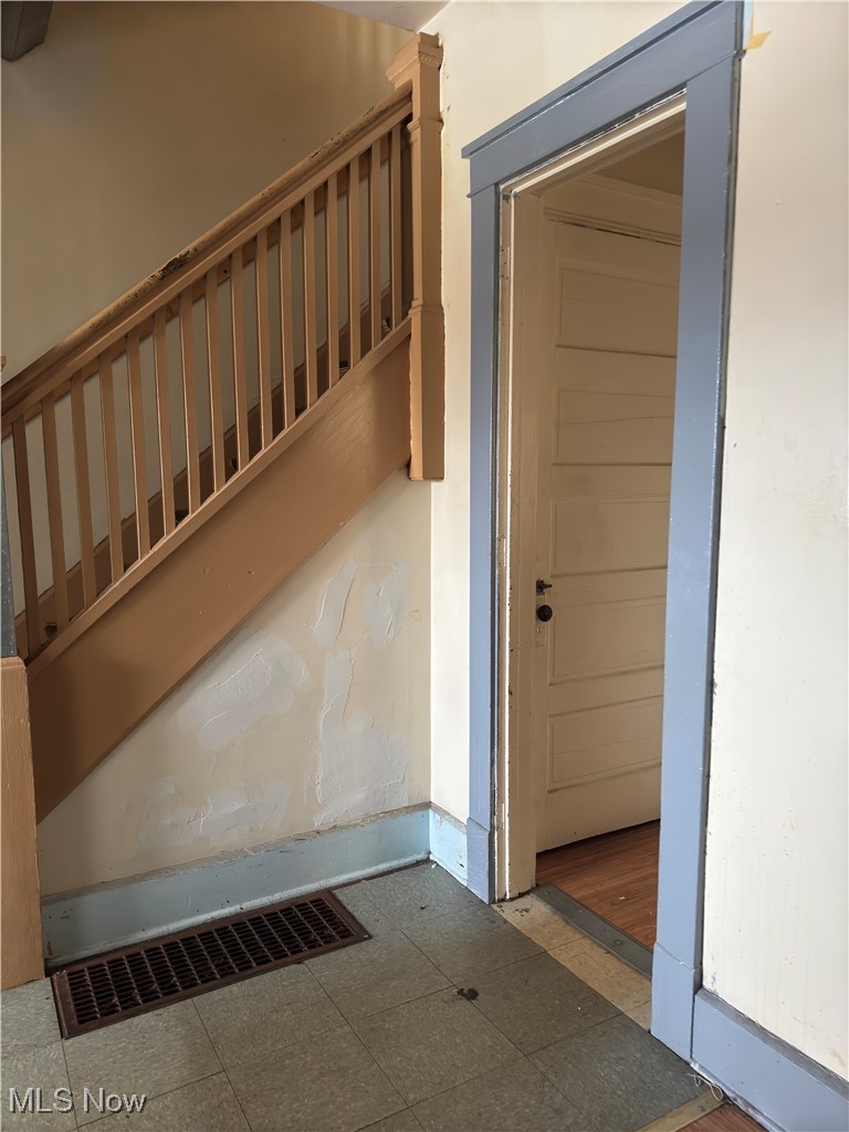 City/Youngstown - Commercial Sale