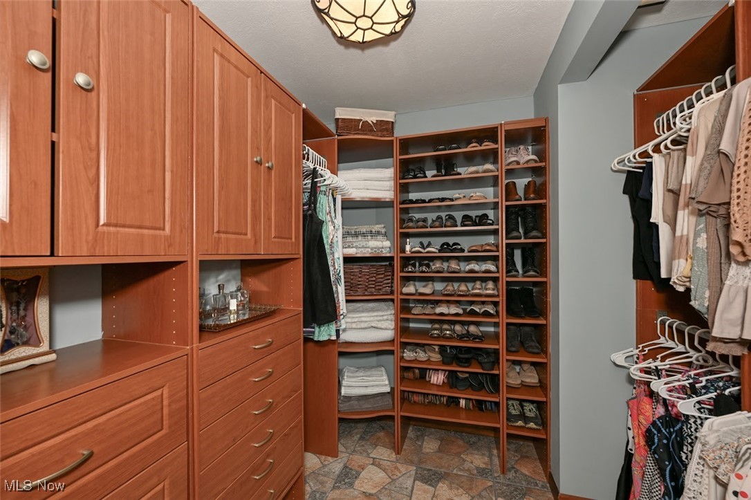 240 Waterside Drive, Medina, Ohio image 37