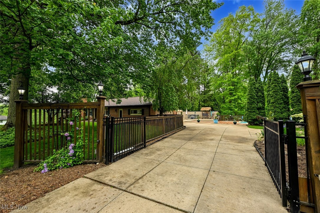 240 Waterside Drive, Medina, Ohio image 5