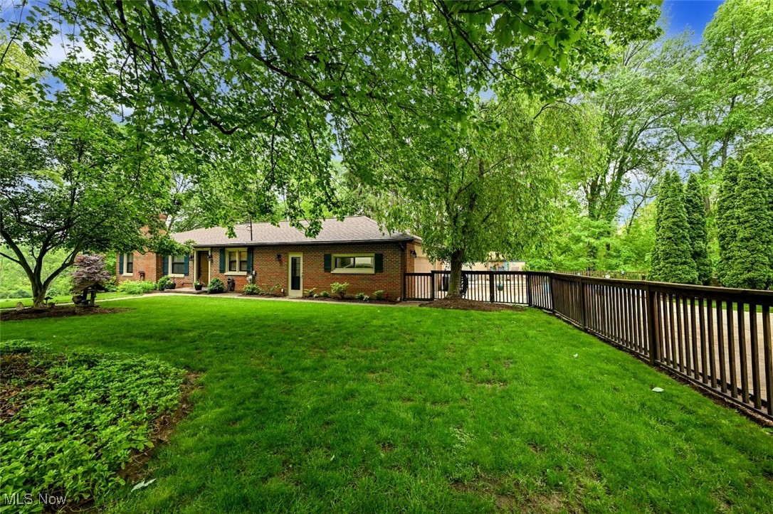 240 Waterside Drive, Medina, Ohio image 4
