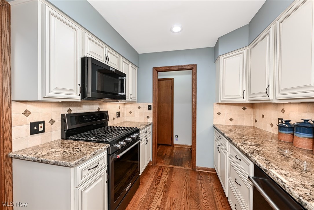 240 Waterside Drive, Medina, Ohio image 25