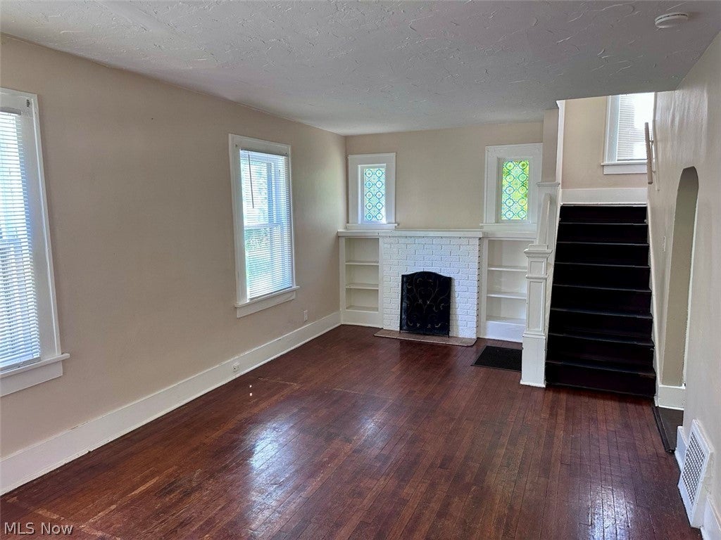 Photo of 700 Noble Avenue, Akron, OH 44320 (MLS # 5224334)
