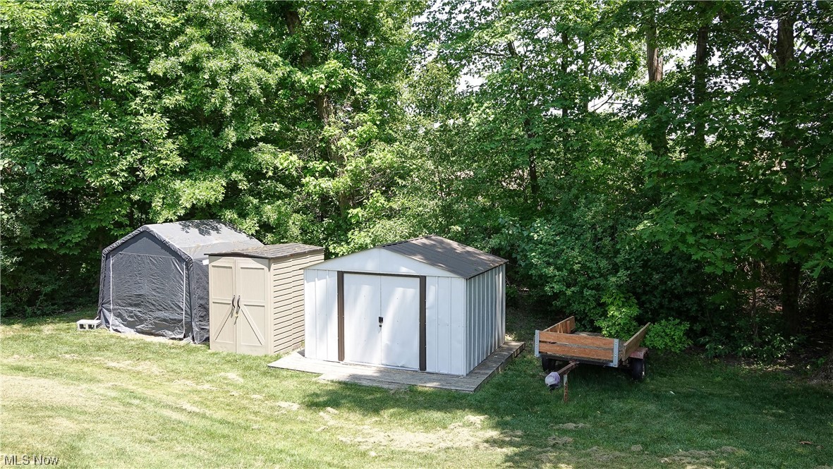 Knolls/Collins Pond - Residential