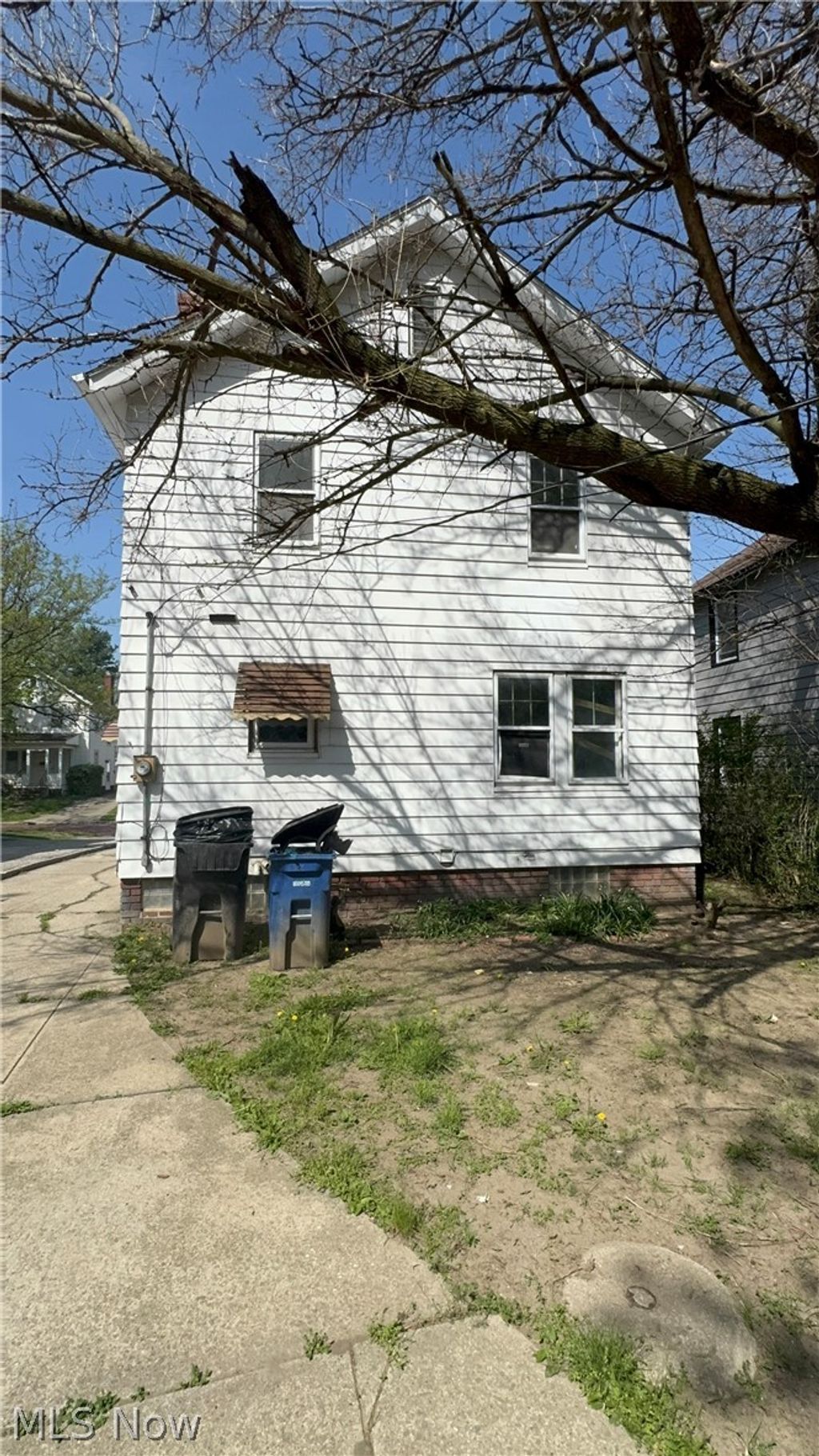 Photo of 1075 E 177th Street, Cleveland, OH 44119 (MLS # 5204809)