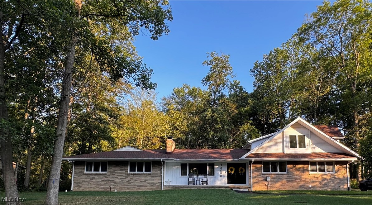 Moreland Hills, Ohio 44022, United States, 3 Bedrooms Bedrooms, ,3 BathroomsBathrooms,Residential,Active,225373