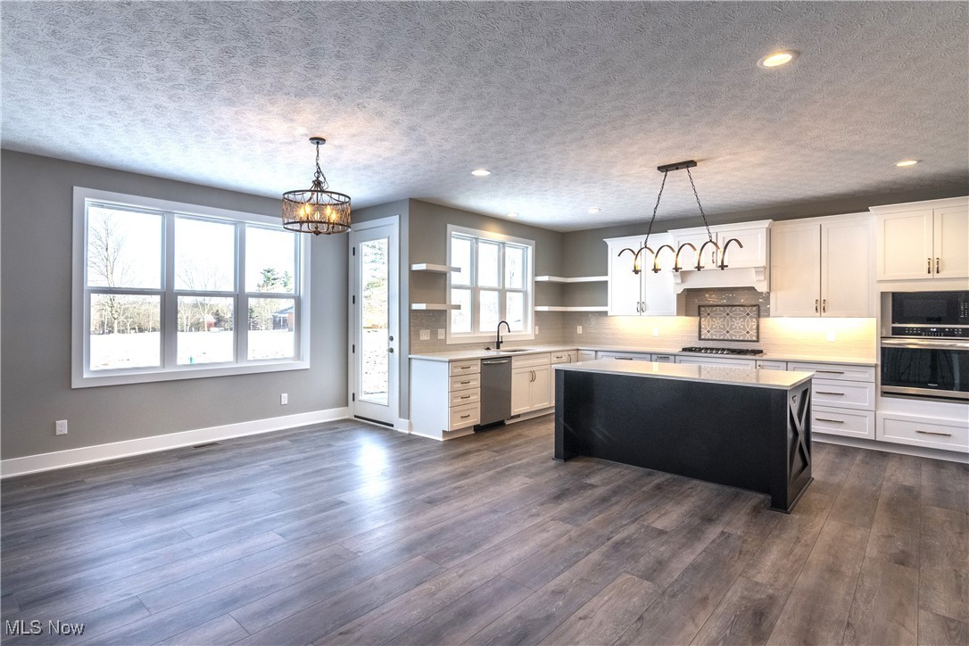 2152 Vivian Way, Avon, Ohio image 2