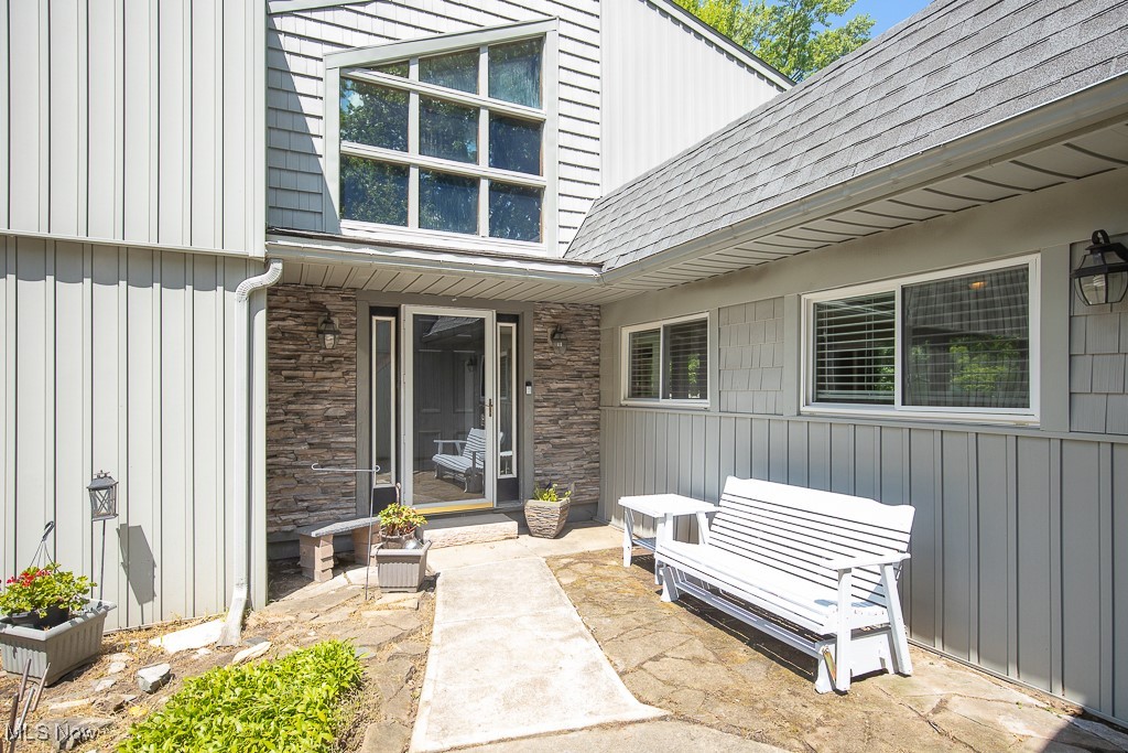 7547 N Linden Lane
