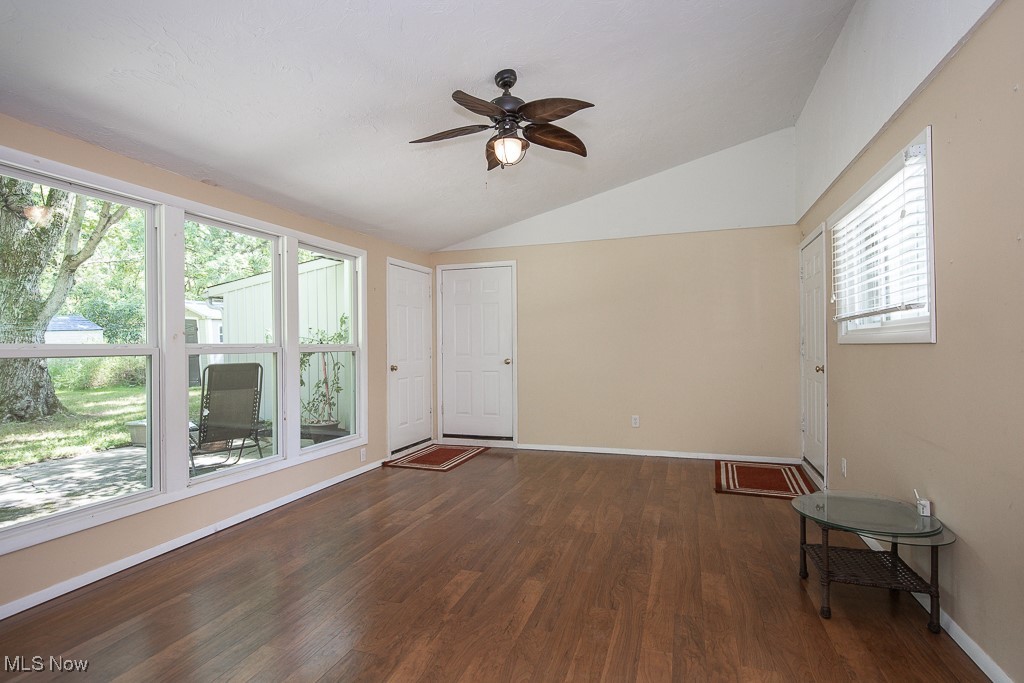 7547 N Linden Lane