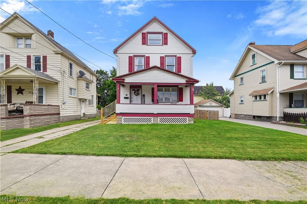 Photo of 307 E Liberty Street, Girard, OH 44420 (MLS # 5222831)