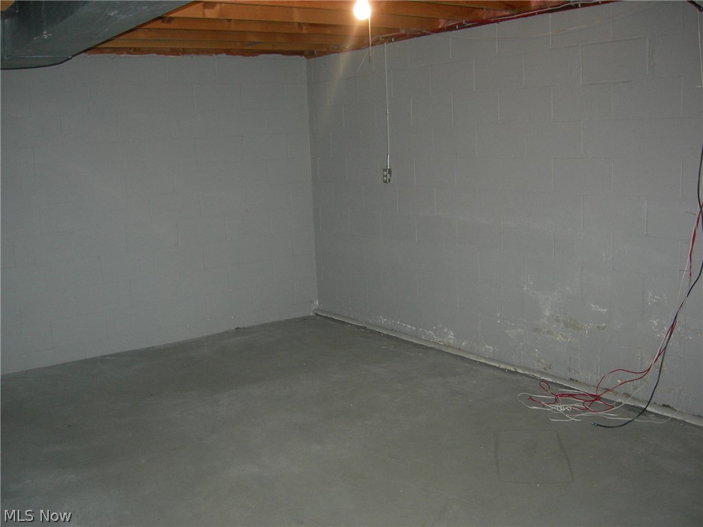 Applecrest Condo - Residential