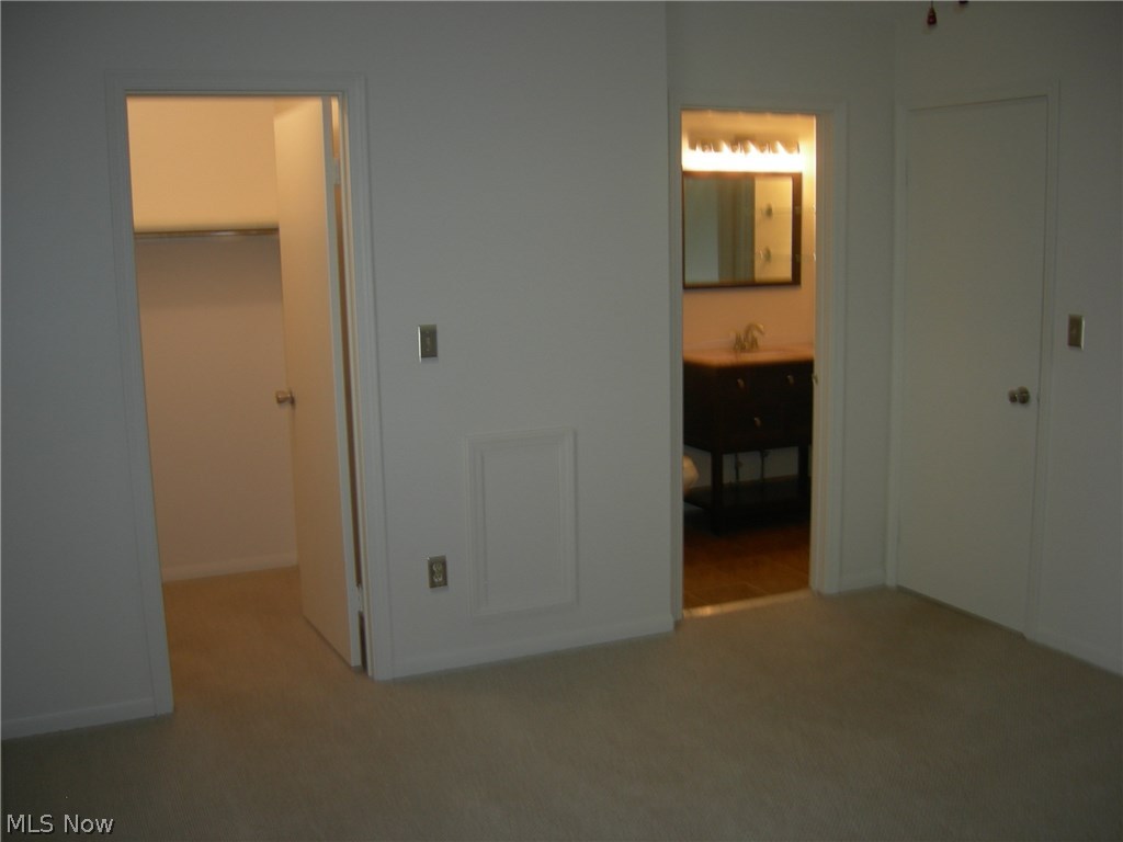 Applecrest Condo - Residential