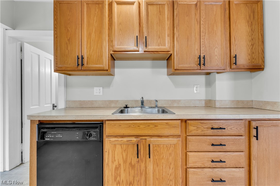 V A Taylor & A Rinear Allotmen - Residential Lease