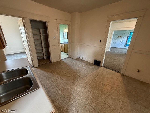 Helper Woodland Hills Park - Residential Income