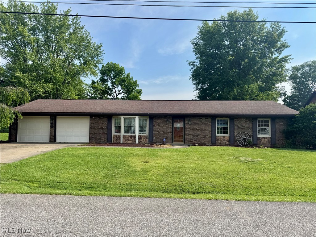 150 Oakbrook Lane, Mineral Wells, West Virginia image 1