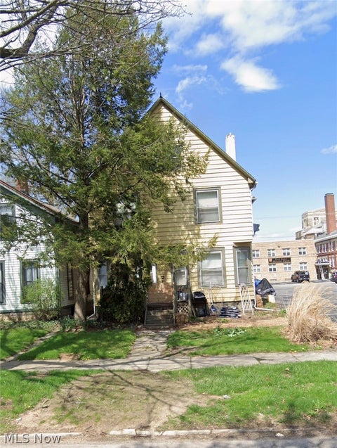 Multifamily For Sale - 327 4th Street<br/> Elyria, OH 44035