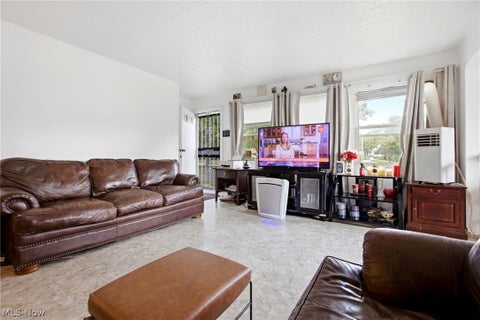 Tiny photo for 4320 E 173rd Street, Cleveland, OH 44128 (MLS # 5237640)