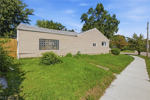 Tiny photo for 4320 E 173rd Street, Cleveland, OH 44128 (MLS # 5237640)