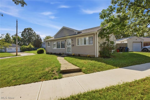 Tiny photo for 4320 E 173rd Street, Cleveland, OH 44128 (MLS # 5237640)