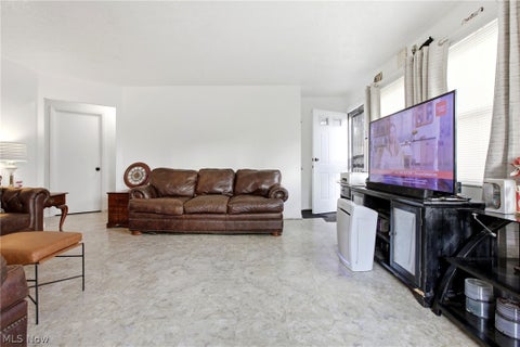 Tiny photo for 4320 E 173rd Street, Cleveland, OH 44128 (MLS # 5237640)