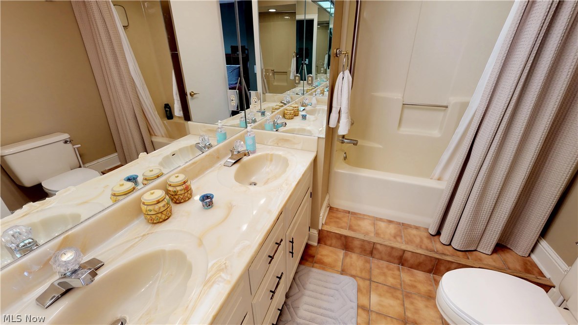 Mariners Pointe Condo - Residential