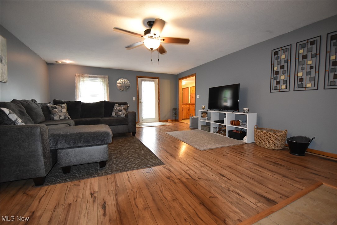 48481 Metz Road, New Waterford, Ohio image 15