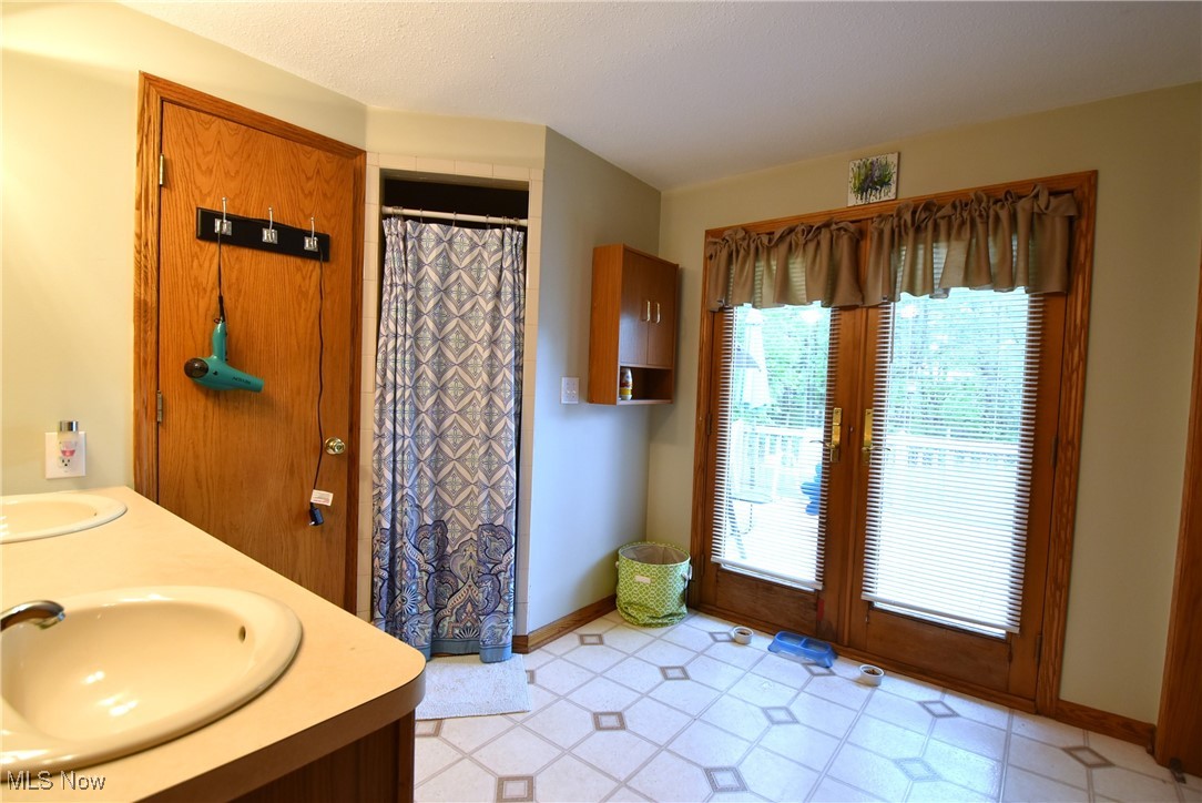 48481 Metz Road, New Waterford, Ohio image 18