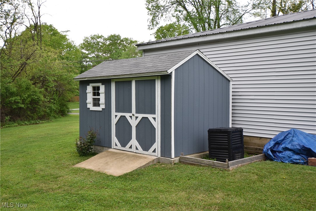 48481 Metz Road, New Waterford, Ohio image 4