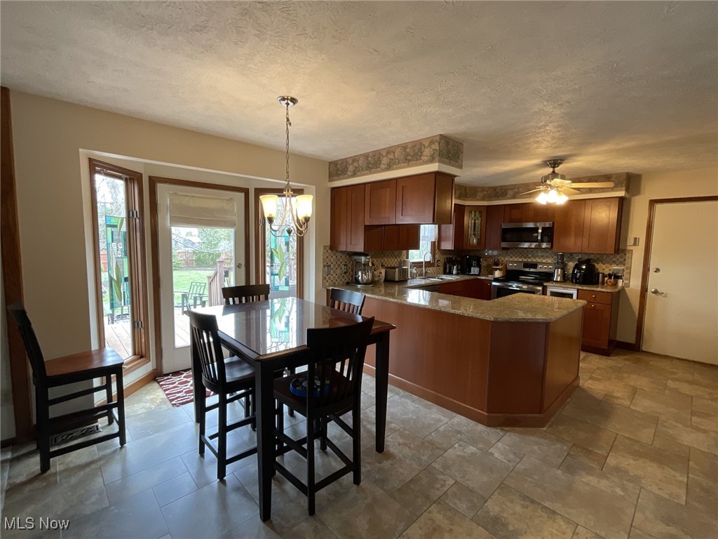 6809 S Camelot Drive, Mentor, Ohio image 3