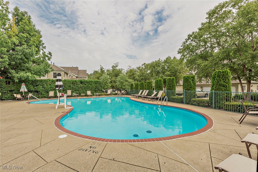 Woodhawk Club Condo - Residential