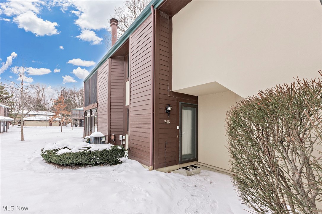 Woodhawk Club Condo - Residential