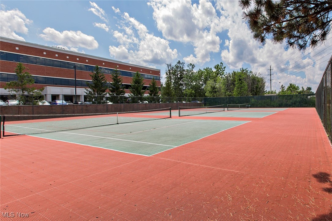 Woodhawk Club Condo - Residential