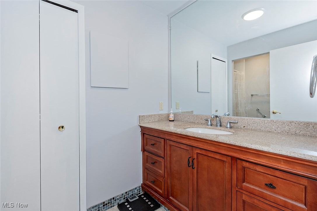 Woodhawk Club Condo - Residential