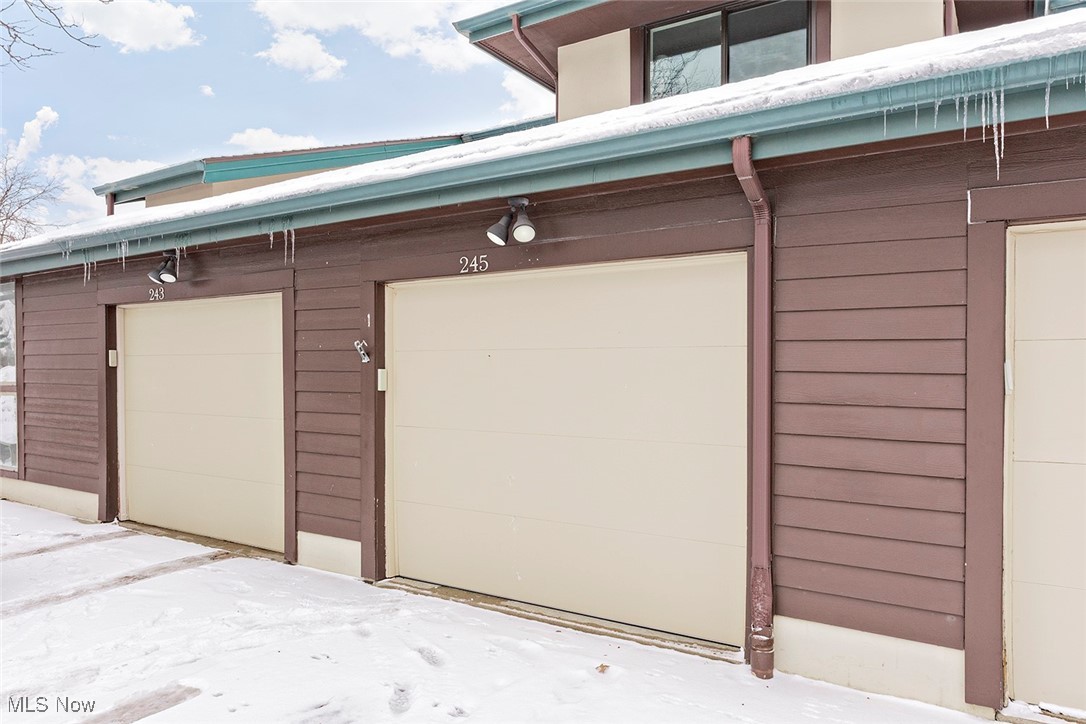 Woodhawk Club Condo - Residential