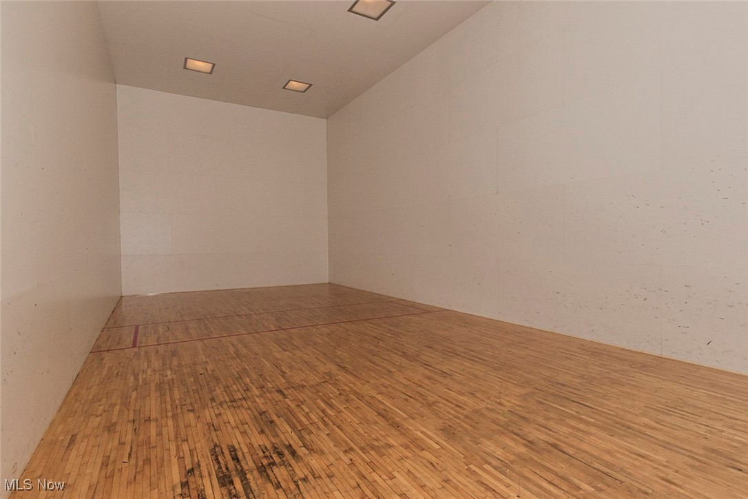 Woodhawk Club Condo - Residential