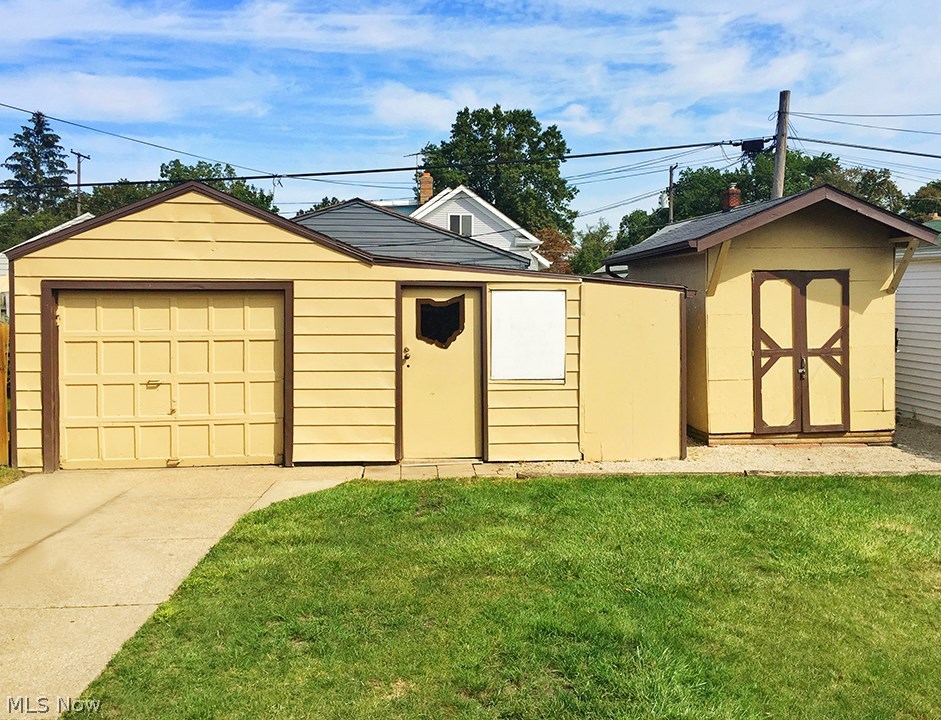 Pelham Manor - Residential