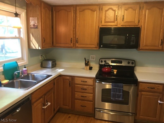 Oakhurst Manor - Residential